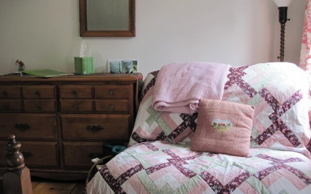 Maple House Bed & Breakfast