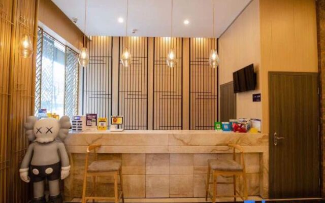 Yue Hai Jing Cheng Bo Yue Hotel