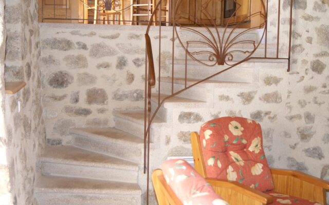 House With 3 Bedrooms in Saint-pal-de-senouire, With Wonderful Mountai