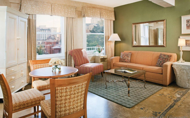 Club Wyndham Riverside Suites