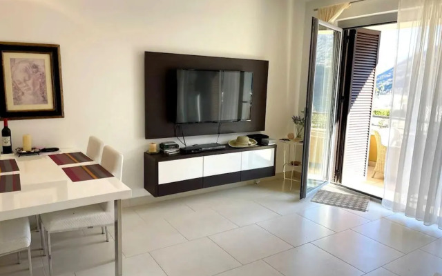 Impeccable 1-bed Apartment in Morinj