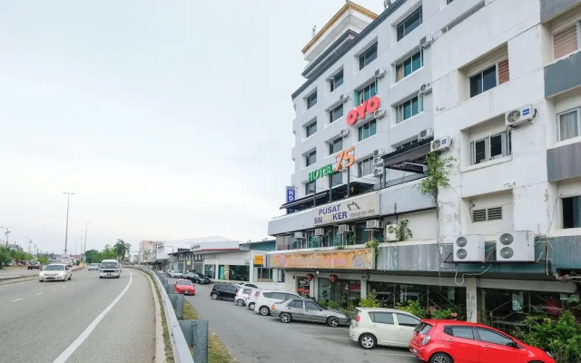 OYO 1105 Hotel 75