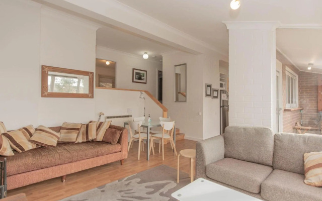 Dauphine 1/23 Townsend Street