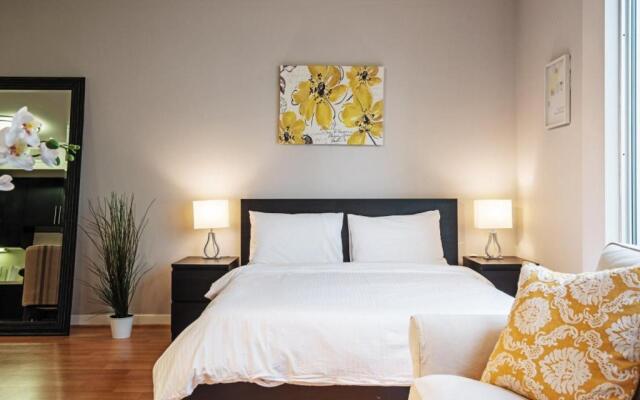 Modern Studio in Santa Monica