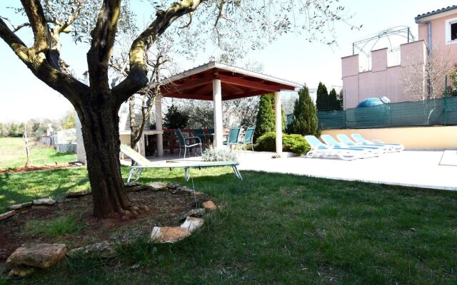 Modern Apartment in Pula With Swimming Pool