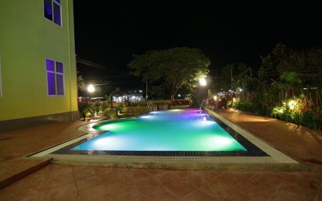 Deluxe Hotel