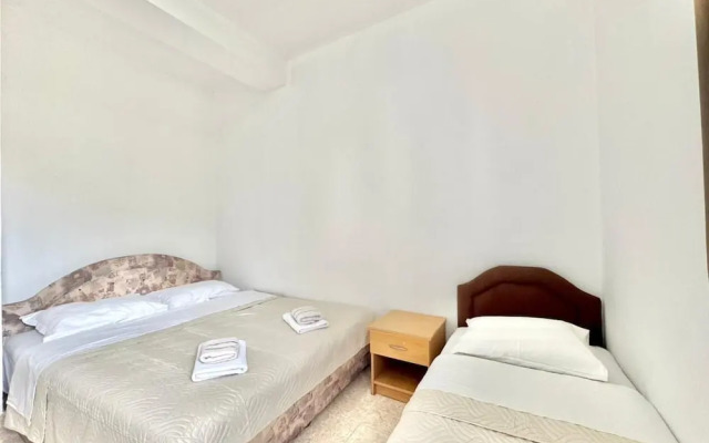 B&M Holiday Rooms