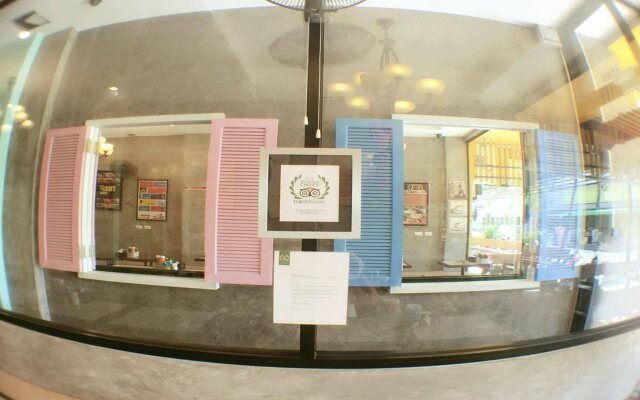 I-kroon Café & Hotel