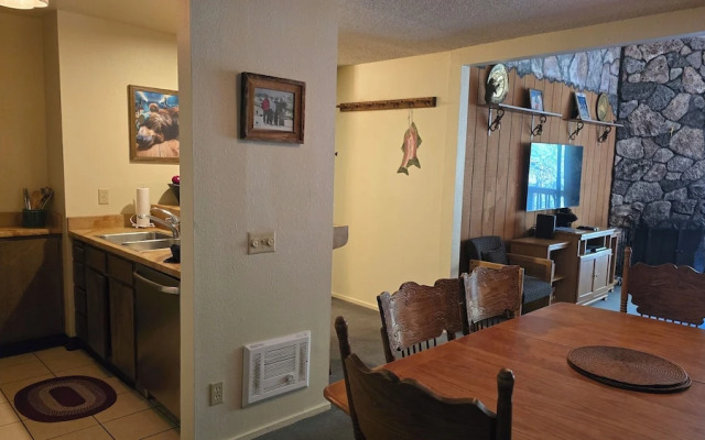 Eagle Summit Collection