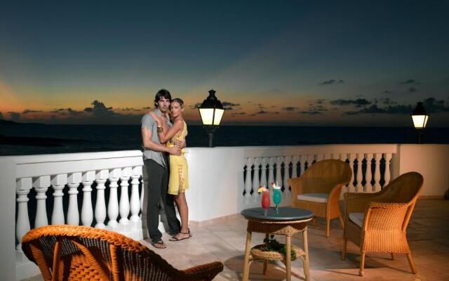 Grand Palladium Lady Hamilton Resort & Spa All Inclusive