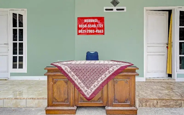 OYO 90571 Dewi Guest House Syariah