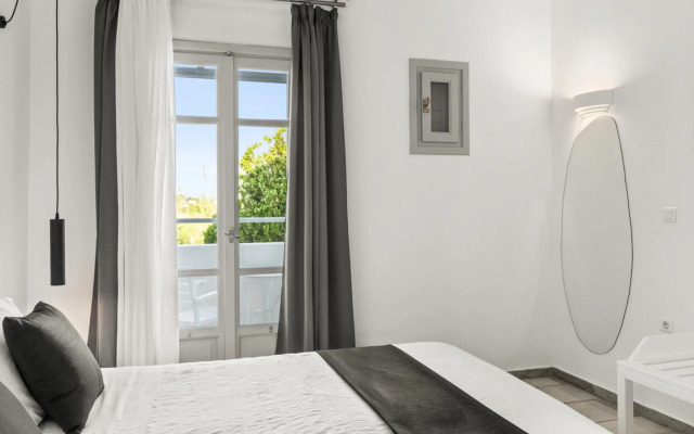 Mr & Mrs White Paros Suites & More