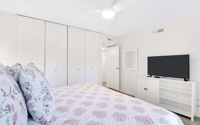 6401 Treetops