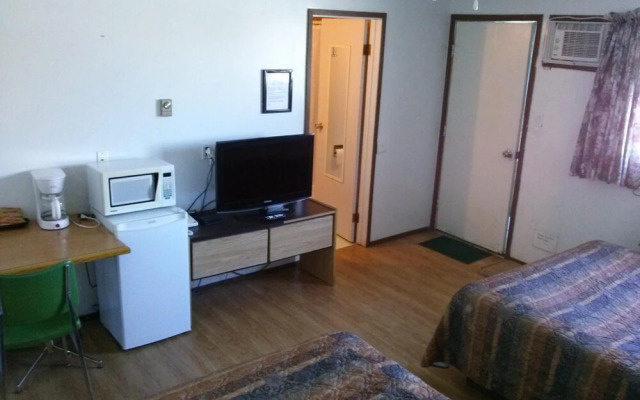 Moosomin Motel