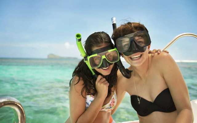 Lagoon Attitude - Adults Only