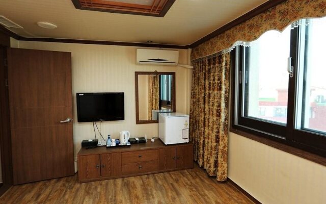 Sokcho Eastern Tourist Hotel