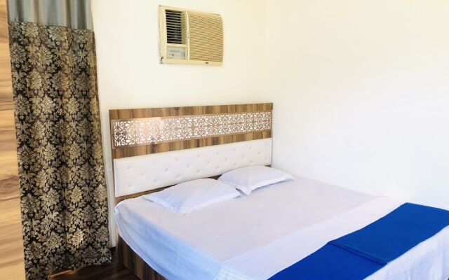 Spicy Mango Malhotra's Pristine Villa
