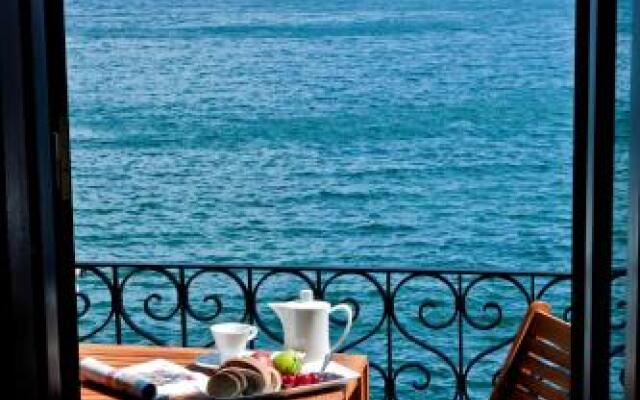 Mosaic Venetian Harbour Suites