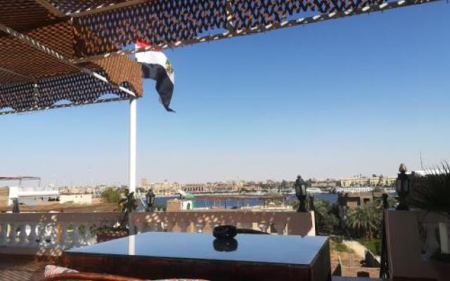 Luxor Palace