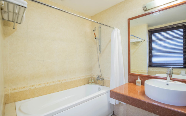 Diamond Bay Resort and Spa