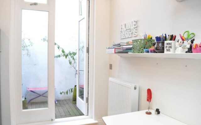 Modern 1 Bedroom Flat in Highbury