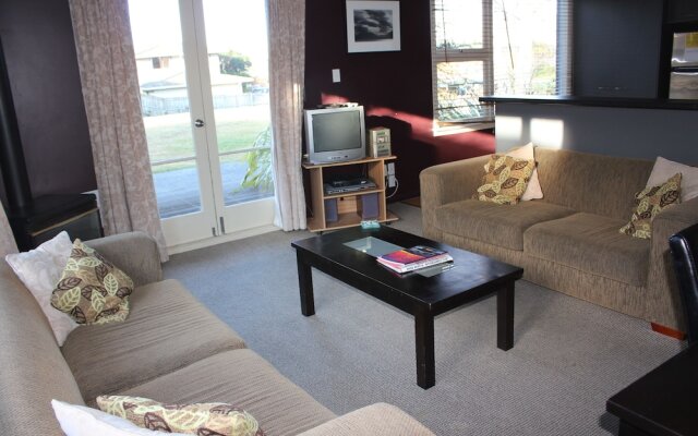 6 Denby Place