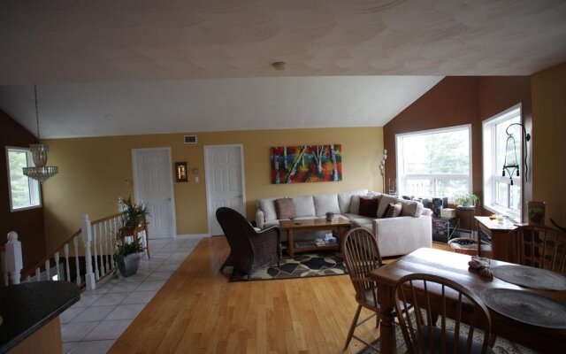 Laughing Waters Bed & Breakfast and Vacation Rental