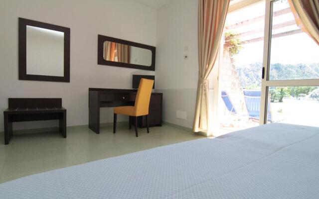 Курортный отель Club Esse Sunbeach