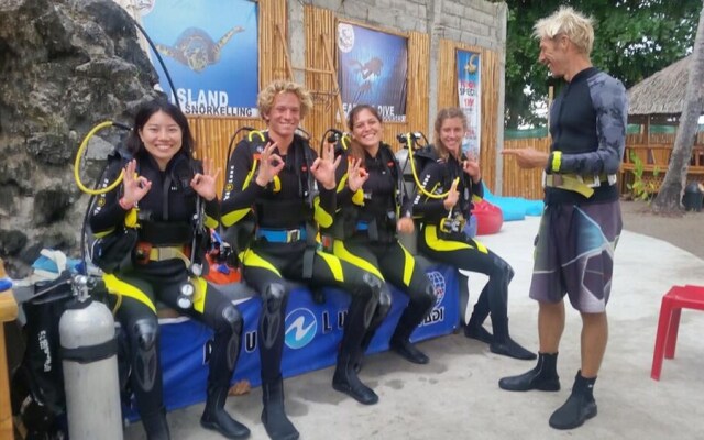 AivyMaes Divers Paradise Dauin - Hostel