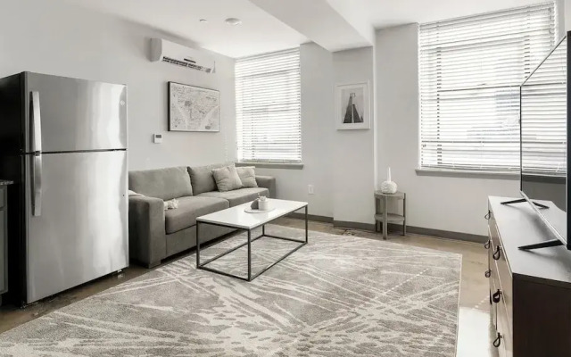 Birmingham Business District Apartments by Landing