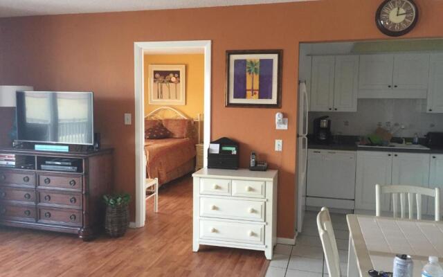 Crescent Arms Condominiums