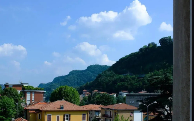 ALTIDO Como Modern Flat