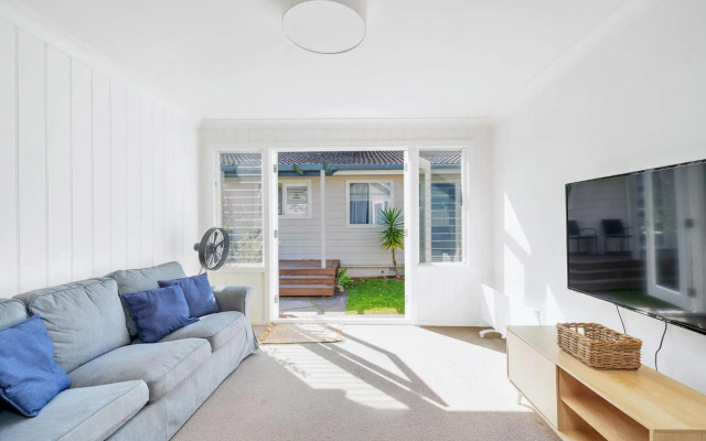 On The Beach at Vincentia 4pm Check Out Sundays