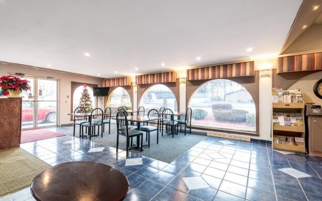 Red Carpet Inn & Suites - Albany Airport