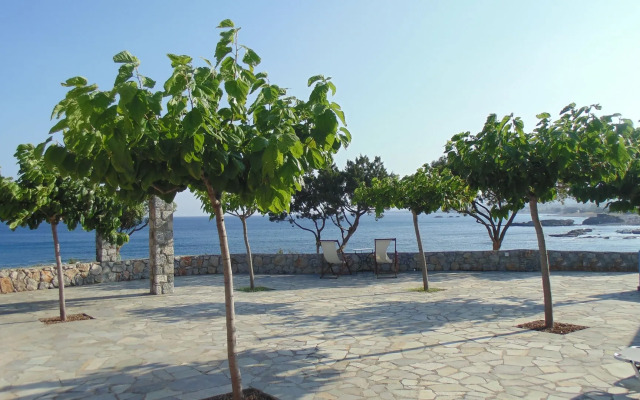 Paraktio Beach Apartments