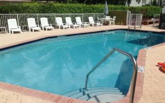 Napoli Belmar Resort