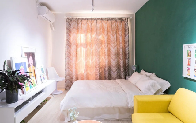 Cactus Space- Sanlitun Artist's Apt