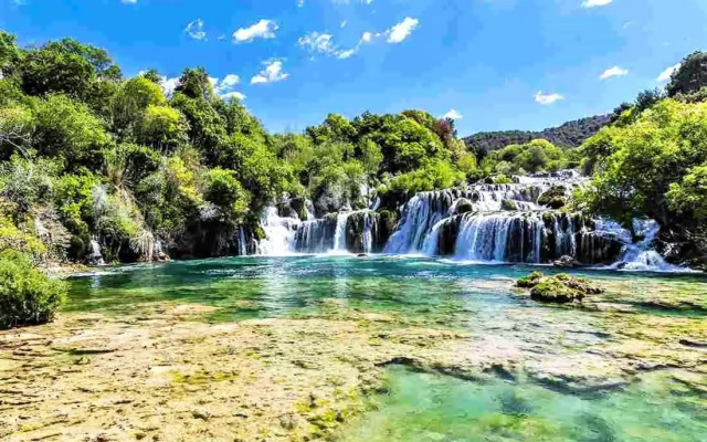 Rhythm Floating Hostel - Zadar