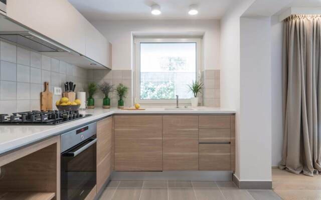 Beautiful Home in Plomin With Jacuzzi, Wifi and 1 Bedrooms