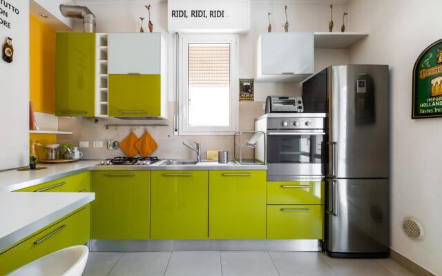 Bergonzoni Modern Apartment by Wonderful Italy