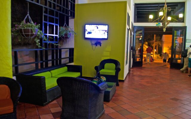 Hotel Sansiraka Suites By GEH Suites
