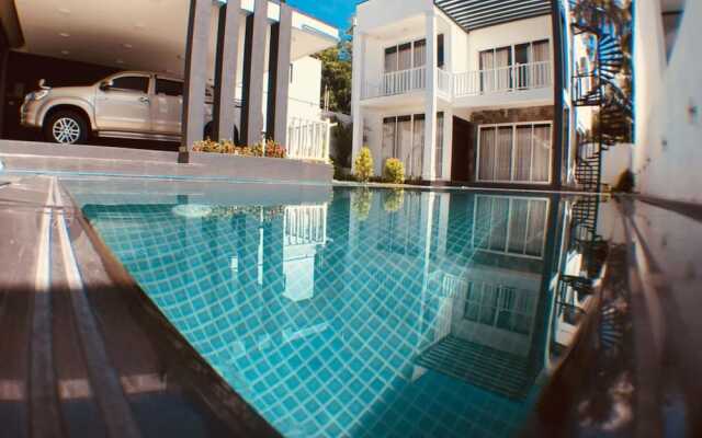 Royal Mansions Grand Luxury Villas