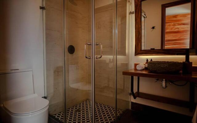 New 4BR Modern Villa w/ private pool & jacuzzi
