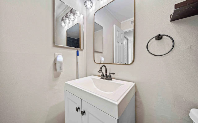 The Urban Oasis Serene Views!