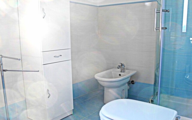 Spacious Holiday Home in Lucca With Swimming Pool