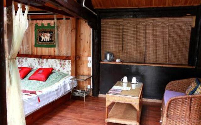 LiJiang Elephant Crossing Cafe Inn