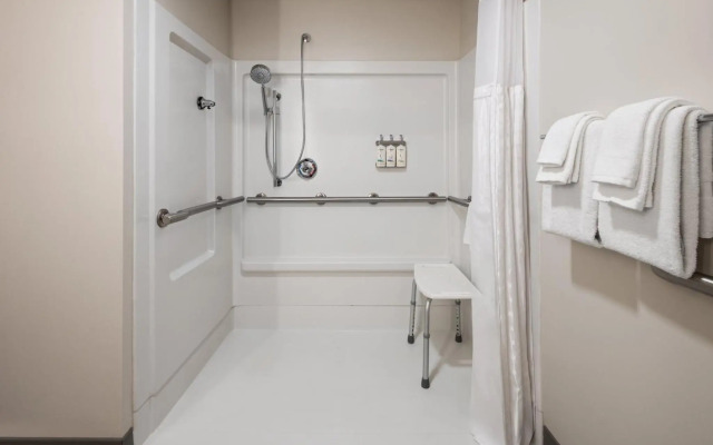 Holiday Inn Express & Suites Meriden by IHG