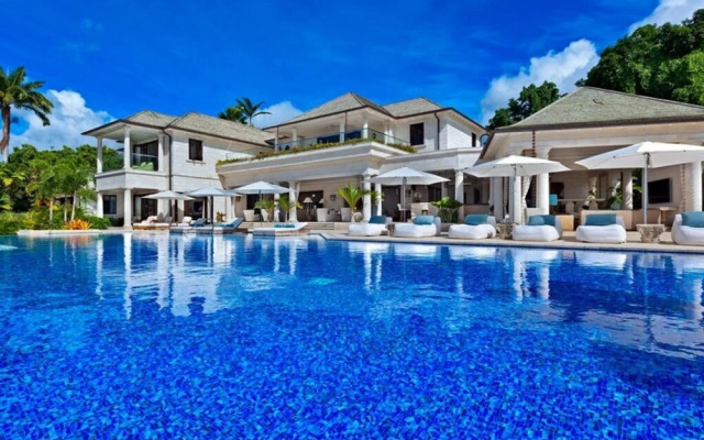 Sunny Vacation Villa 35