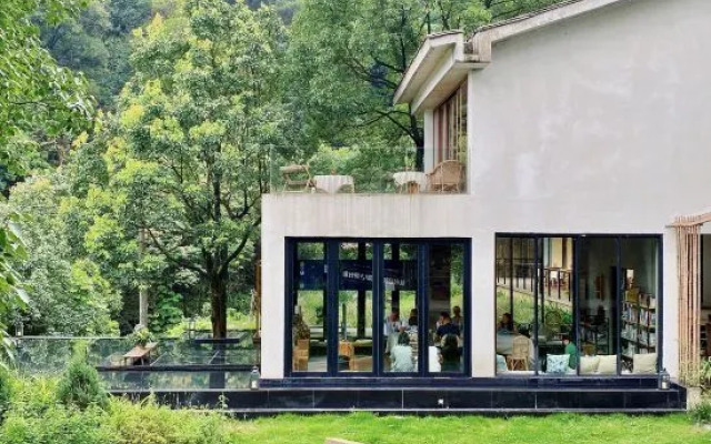 Hide And See Homestay