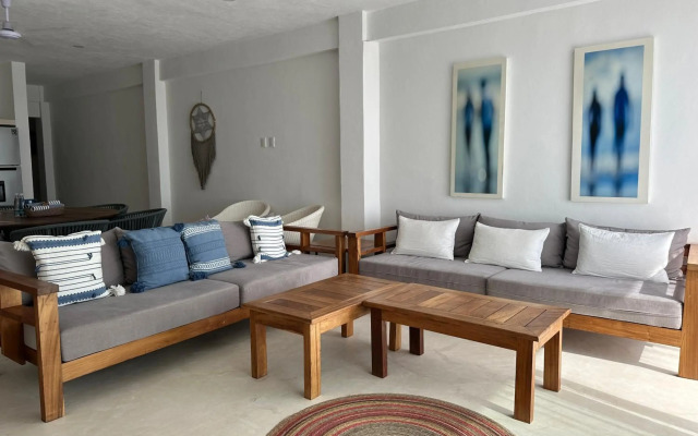 Noah Beach Hotel & Suites